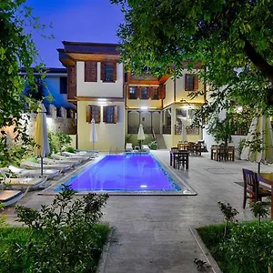 2* Отель Hadrian Gate