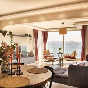 Exceptional Flat With Gorgeous Sea View In Apartment Izmir